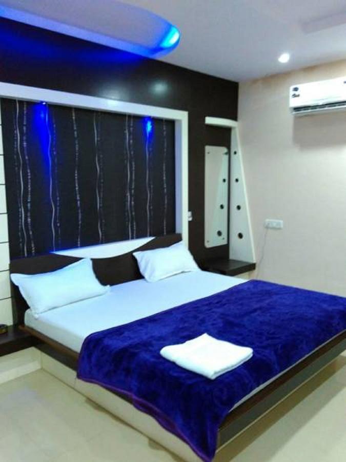 Hotel Blue Star Datia Экстерьер фото