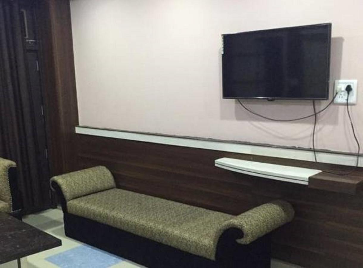 Hotel Blue Star Datia Экстерьер фото